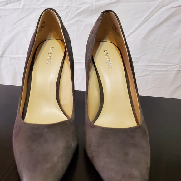 Pumps - Picture 4 of 5